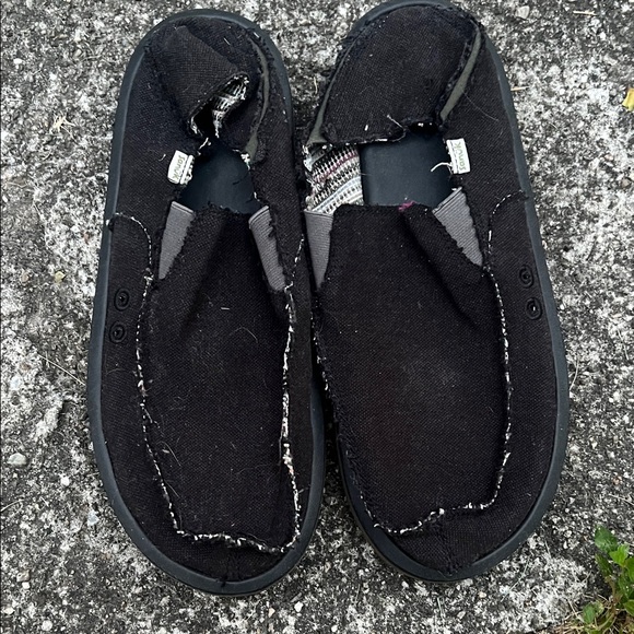 Sanuk Men's Black Slip-On Loafers - Picture 1 of 4